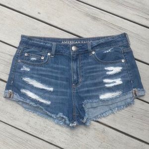 american eagle high-waisted jean shorts!!🌻